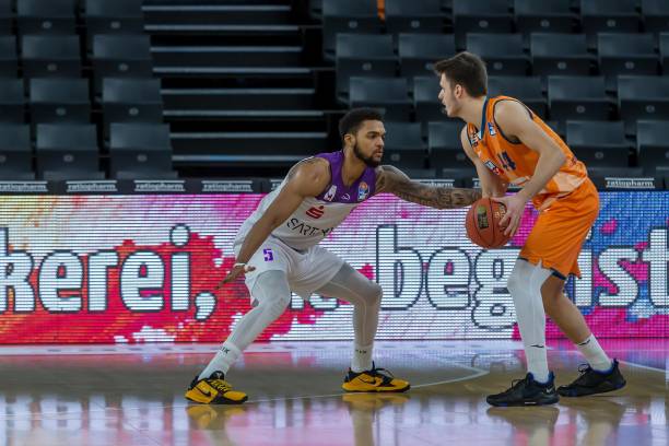 的竞争者 的竞争者