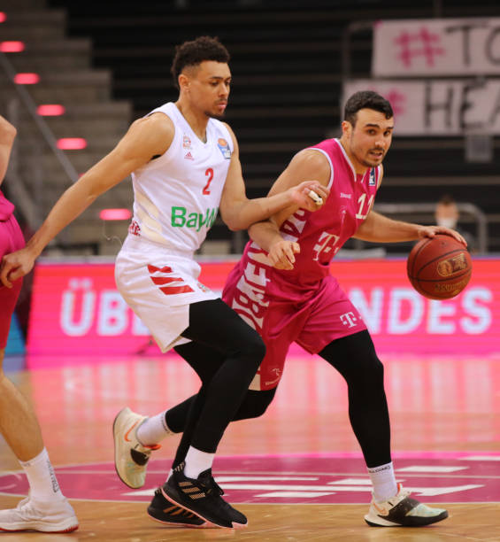 队友间的配 队友间的配